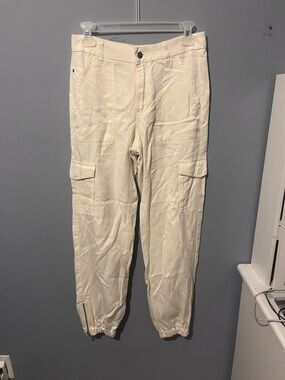 Guess Men's Cream Cargo Jogger Pants